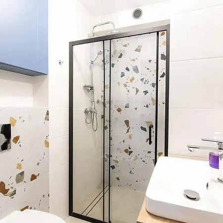 9 アパート ワルシャワ